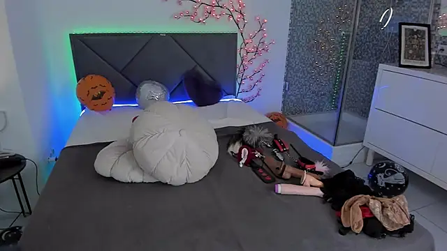 CassieEvans online show from November 2025 06:35:01 AM