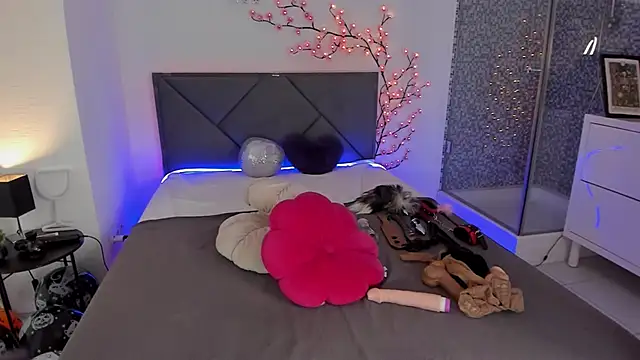 CassieEvans online show from November 2025 06:28:02 AM