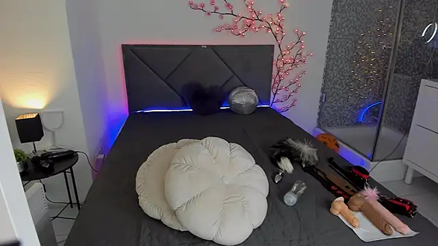 CassieEvans online show from December 2025 06:47:02 AM