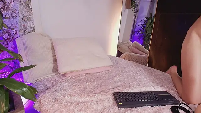 AmberMoss  online show from April 2026 03:51:02 PM