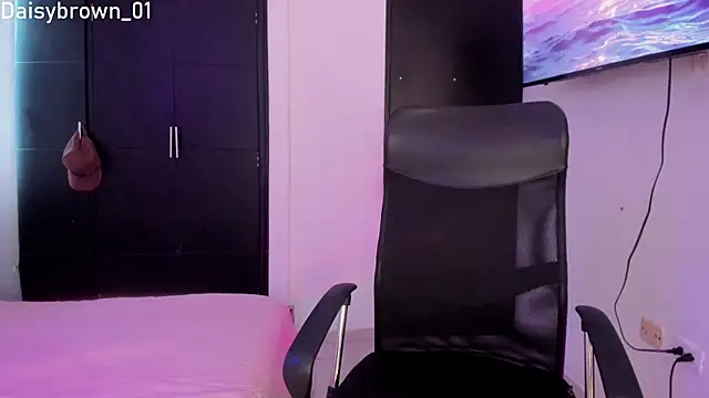 Daisy Brown01 online show from November 2025 05:06:01 PM