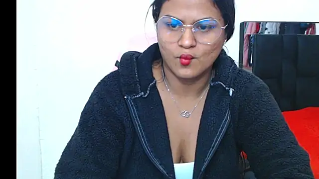 Snapshot of SweetAlmaa chatting on February 2025 09:44:02 AM SweetAlmaa online show from February 2025 09:44:02 AM
