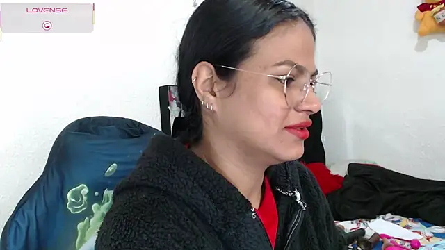 SweetAlmaa online show from November 2025 10:42:02 AM