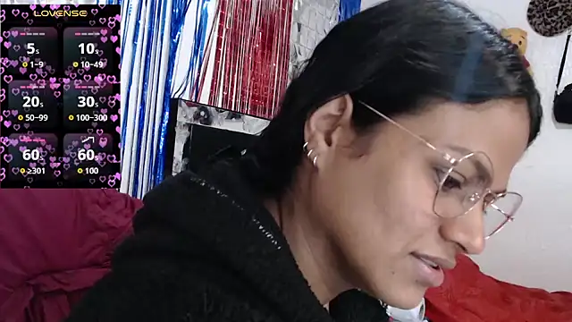 SweetAlmaa online show from October 2025 10:27:02 AM