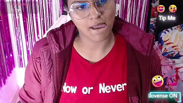 SweetAlmaa online show from March 2026 11:33:02 AM