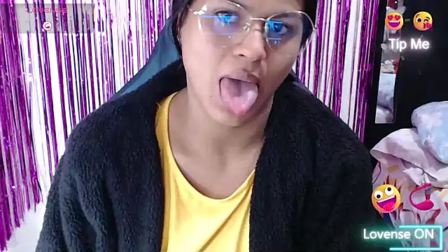 SweetAlmaa online show from March 2026 10:19:02 AM