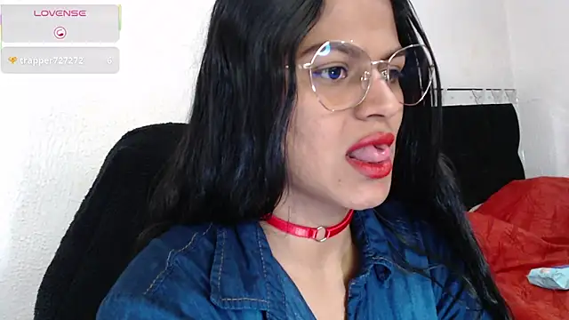 SweetAlmaa online show from November 2025 01:37:01 PM