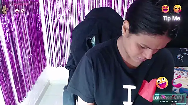 SweetAlmaa online show from February 2026 11:56:02 AM