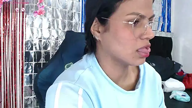 Snapshot of SweetAlmaa chatting on October 2025 11:45:02 AM SweetAlmaa online show from October 2025 11:45:02 AM