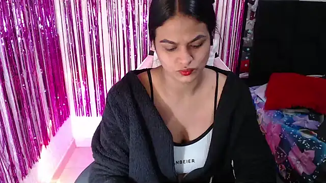 SweetAlmaa online show from June 2026 10:04:01 AM