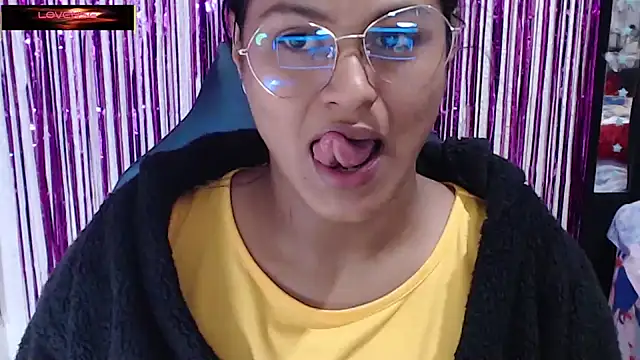 SweetAlmaa online show from February 2026 11:32:01 AM