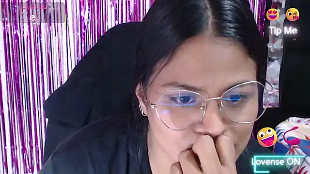 SweetAlmaa online show from February 2026 07:22:01 PM