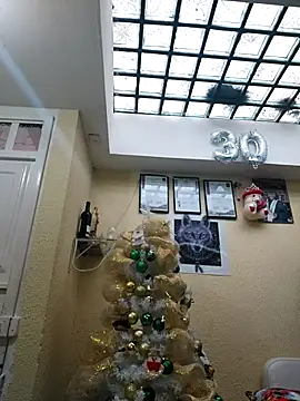 SweetAlmaa online show from November 2025 05:57:01 PM