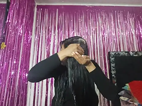 SweetAlmaa online show from May 2026 03:28:02 PM