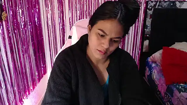SweetAlmaa online show from June 2026 10:04:02 AM
