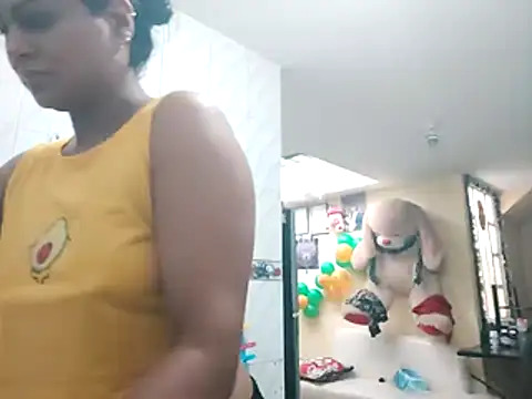 SweetAlmaa online show from November 2025 03:23:02 PM