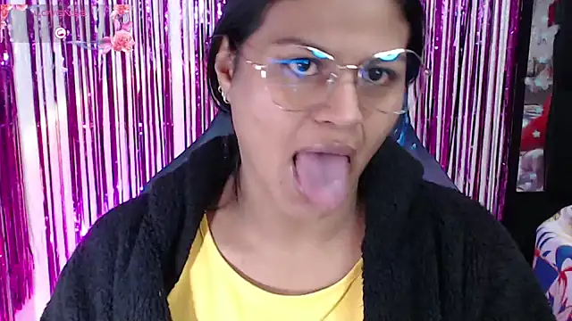 SweetAlmaa online show from February 2026 10:33:01 AM