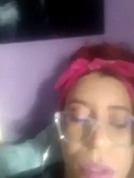 Snapshot of lorraine_alves_ferreira chatting on May 2026 03:42:01 PM lorraine alves ferreira online show from May 2026 03:42:01 PM