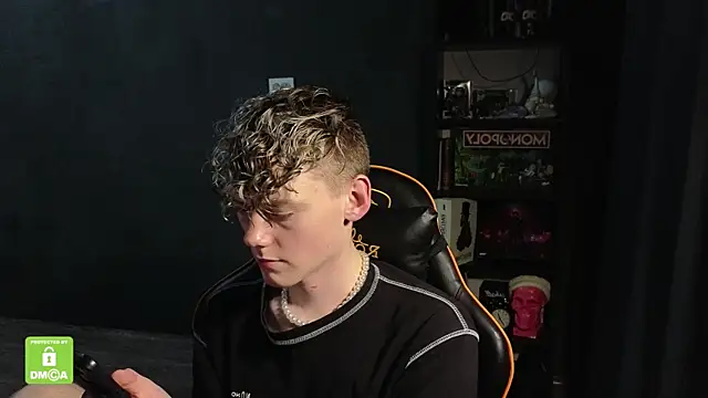 Keytaro online show from November 2025 09:26:01 PM