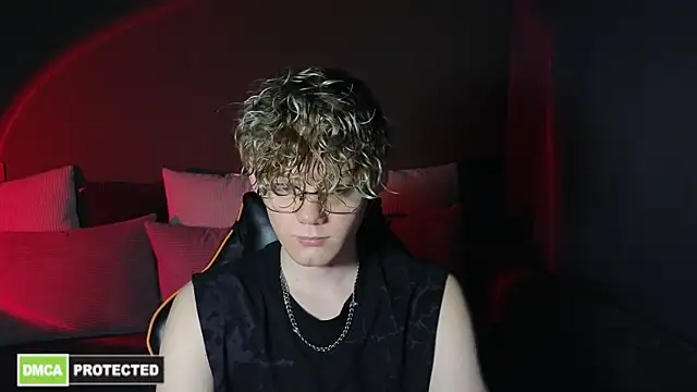 Keytaro online show from March 2026 01:35:02 PM