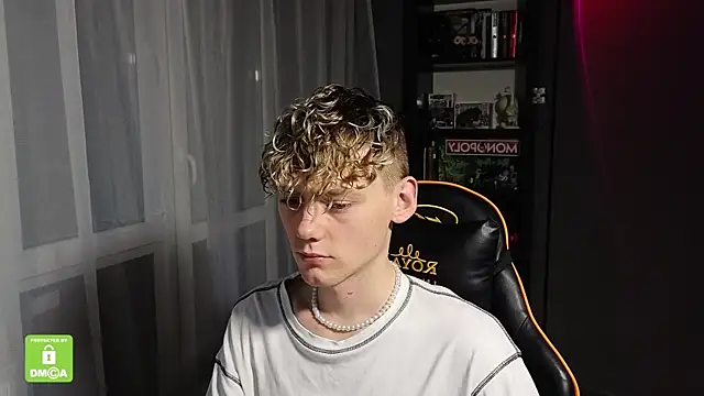 Keytaro online show from November 2025 11:31:01 PM