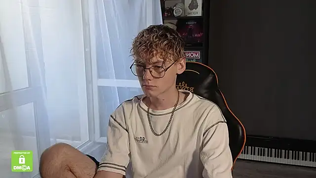 Keytaro online show from September 2025 12:47:02 PM