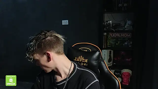 Keytaro online show from November 2025 01:55:02 PM