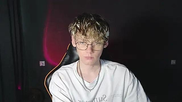 Keytaro online show from April 2026 02:29:02 PM