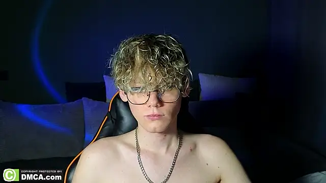 Keytaro online show from March 2026 02:04:02 AM