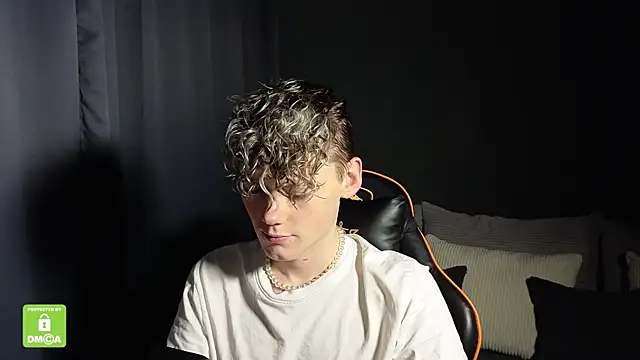 Keytaro online show from December 2025 10:43:02 PM