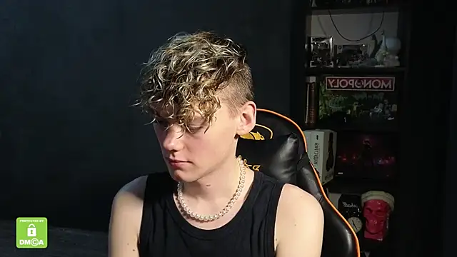 Keytaro online show from November 2025 05:35:01 PM