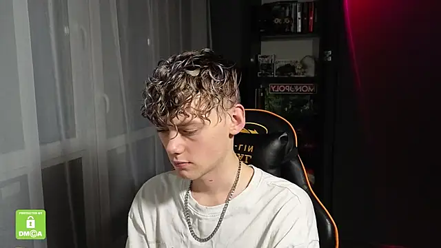 Keytaro online show from November 2025 03:27:01 PM