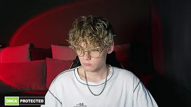 Keytaro online show from March 2026 01:13:01 PM