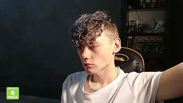 Keytaro online show from December 2025 12:48:02 PM