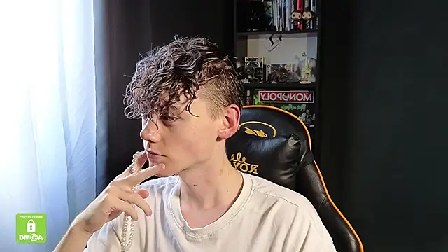 Keytaro online show from December 2025 10:43:01 AM