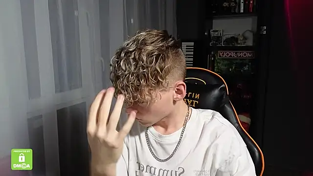 Keytaro online show from November 2025 10:24:02 PM