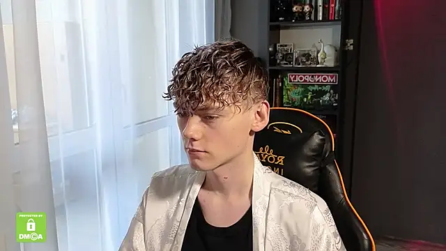 Keytaro online show from November 2025 12:09:02 PM