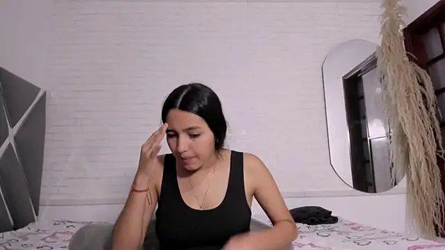 Snapshot of Kaela18 chatting on November 2025 01:37:01 PM Kaela18 online show from November 2025 01:37:01 PM