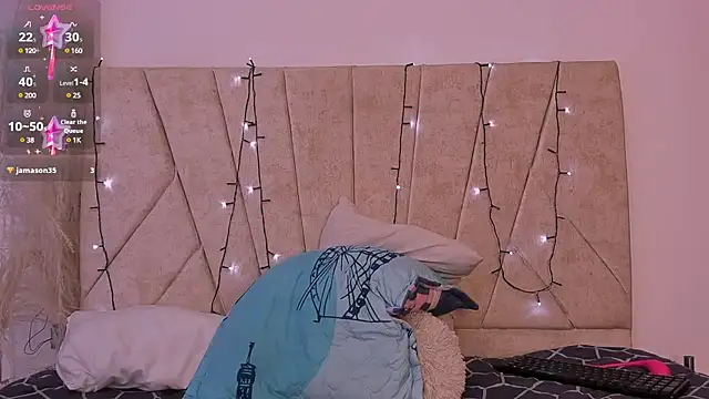 Snapshot of Kaela18 chatting on December 2024 04:30:02 PM Kaela18 online show from December 2024 04:30:02 PM