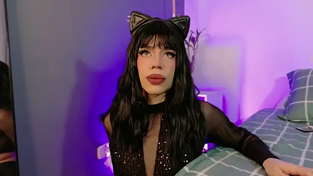 Snapshot of LucyGiraldo chatting on November 2025 04:49:02 AM LucyGiraldo online show from November 2025 04:49:02 AM