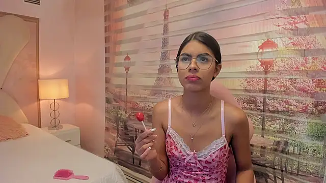 Isa little4u online show from October 2025 04:03:02 AM