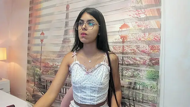 Isa little4u online show from October 2025 03:32:01 AM