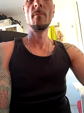 Snapshot of gabrielsaiyann chatting on November 2025 02:42:01 PM gabrielsaiyann online show from November 2025 02:42:01 PM