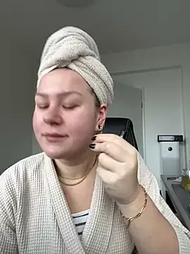 Fancy-Francy online show from February 2025 07:54:02 AM