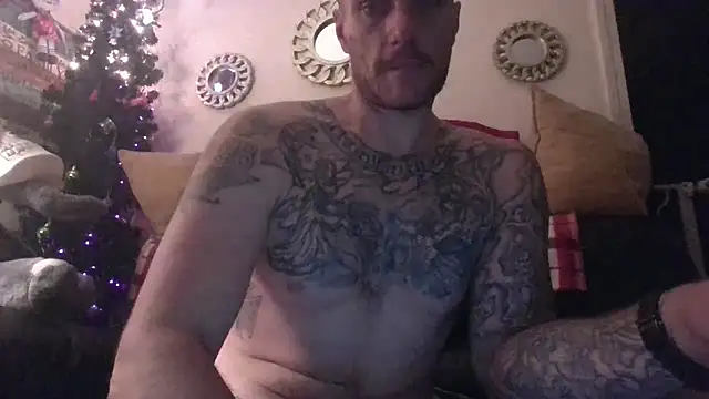 Snapshot of UnCuTupTheBuTT chatting on October 2025 04:55:02 AM UnCuTupTheBuTT online show from October 2025 04:55:02 AM