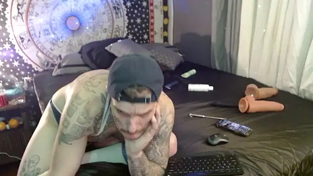 UnCuTupTheBuTT online show from January 2026 10:41:02 AM