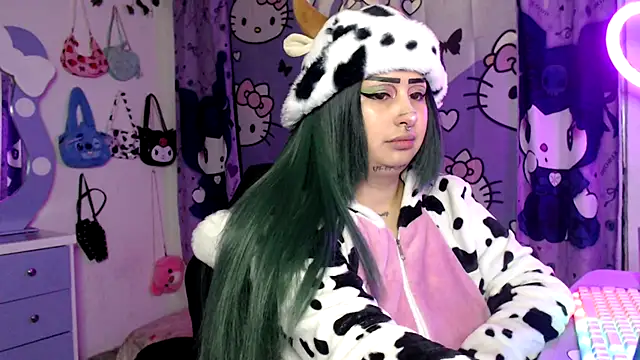 Snapshot of lussyevans24 chatting on October 2025 06:12:02 AM lussyevans24 online show from October 2025 06:12:02 AM