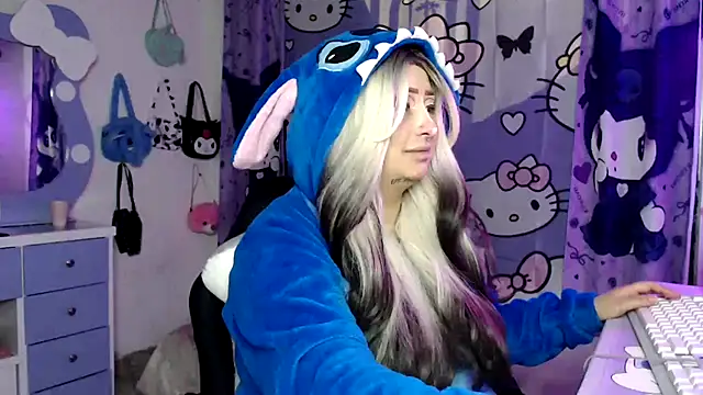 Snapshot of lussyevans24 chatting on November 2025 04:46:02 AM lussyevans24 online show from November 2025 04:46:02 AM