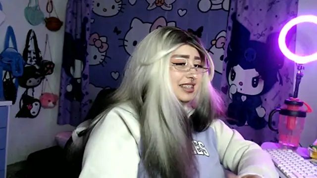 lussyevans24 online show from May 2026 10:36:01 AM