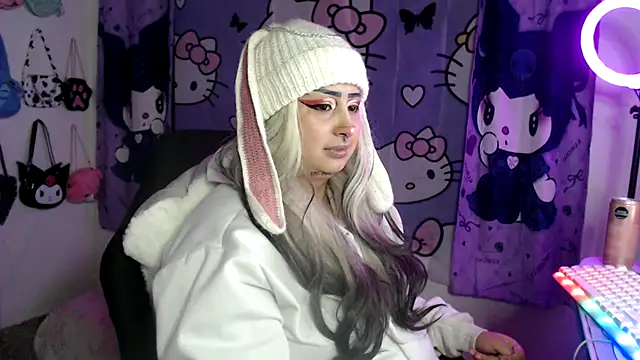 lussyevans24 online show from September 2025 06:15:02 AM